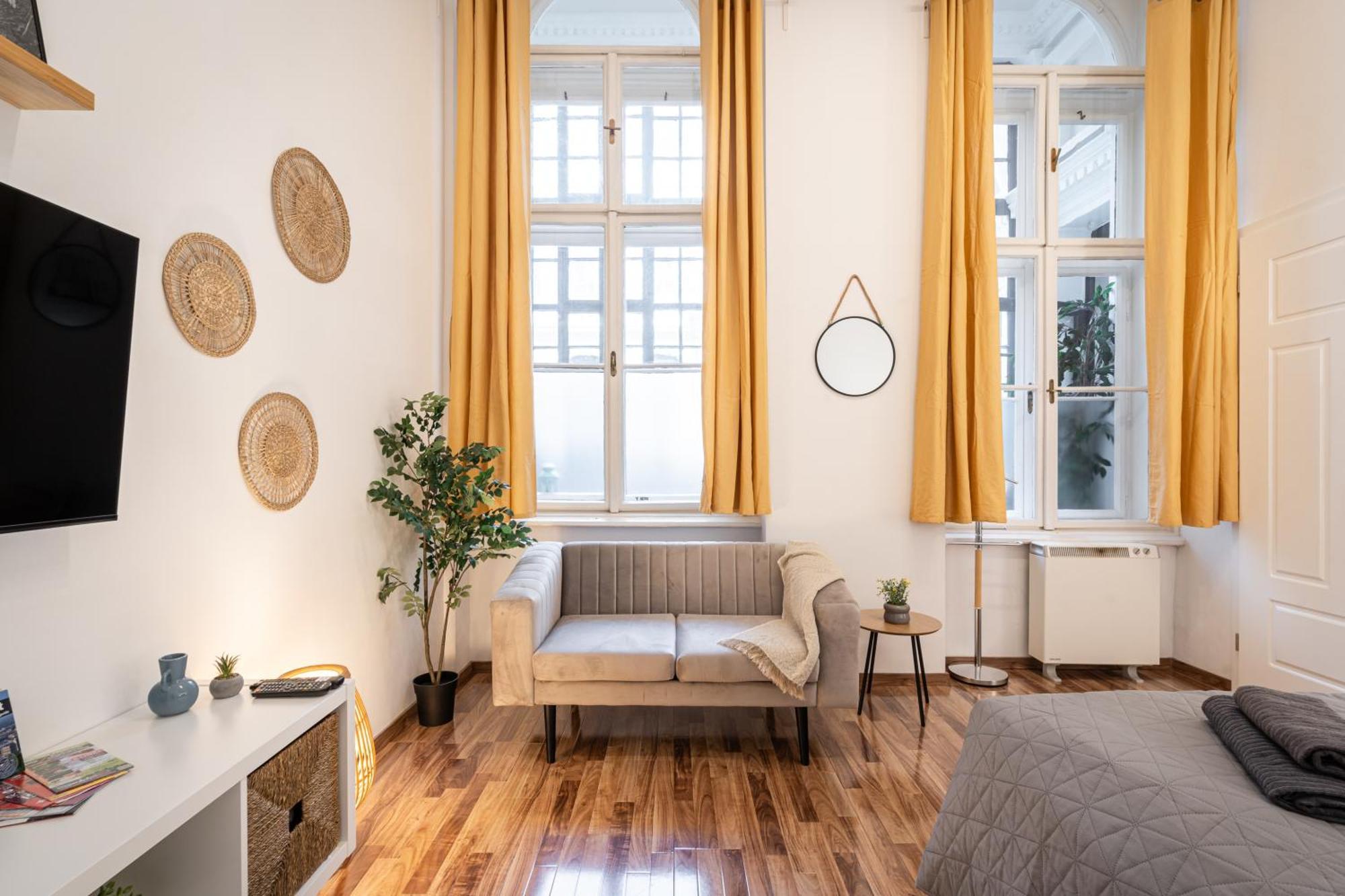 Evergreen Downtown Apartment *