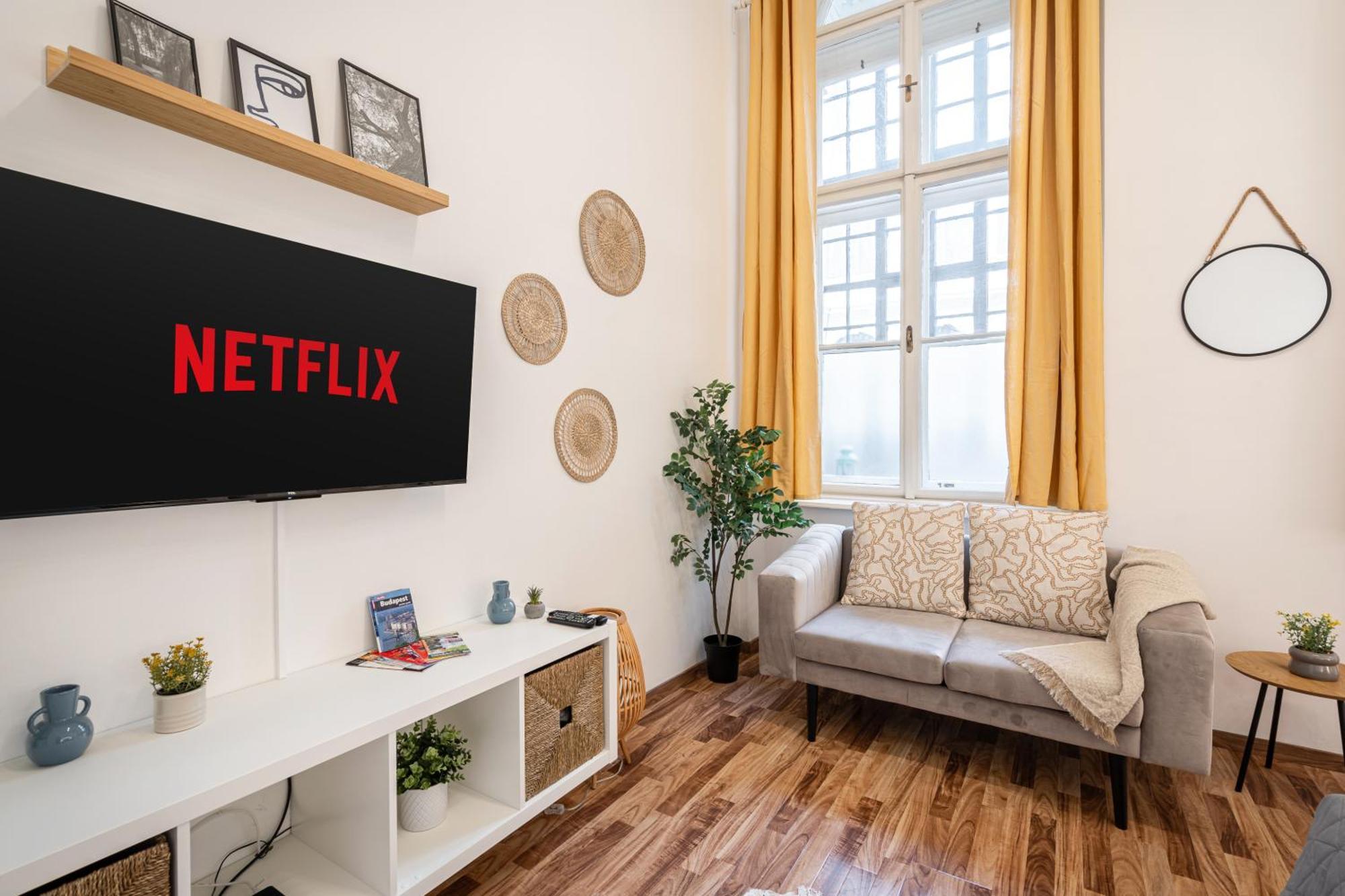 Evergreen Downtown Apartment *